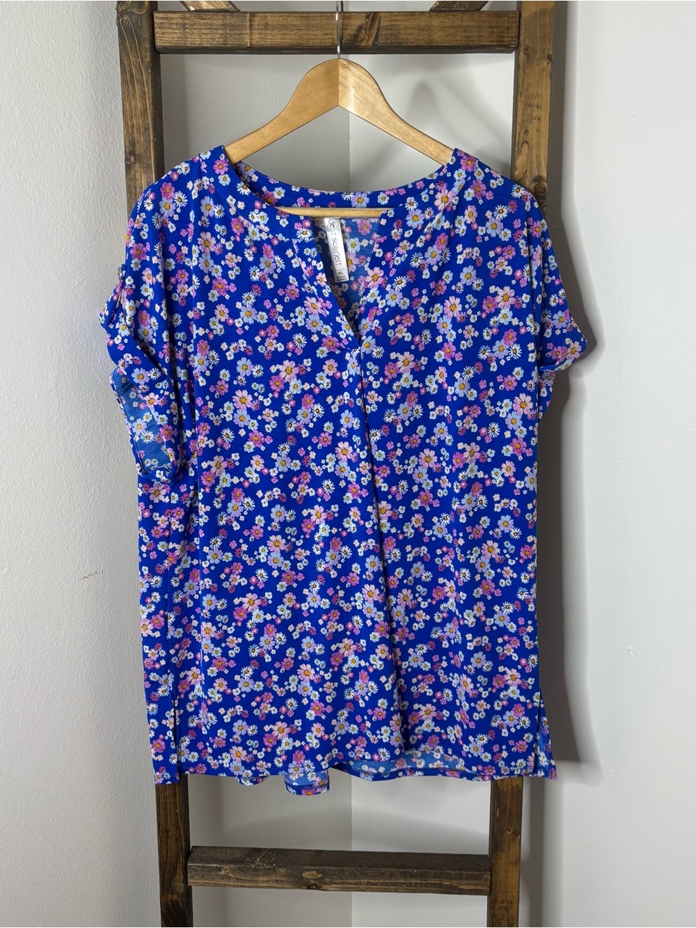 Dear Scarlett Royal Blue Floral V-Neck Short Sleeve Blouse Size XL